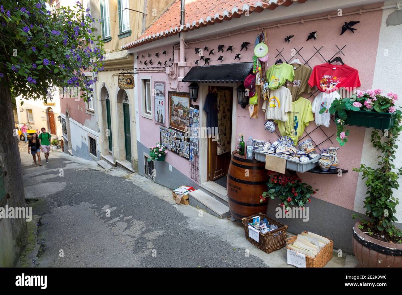 Negozio e strada a Sintra, Estoril, Portogallo. Foto Stock