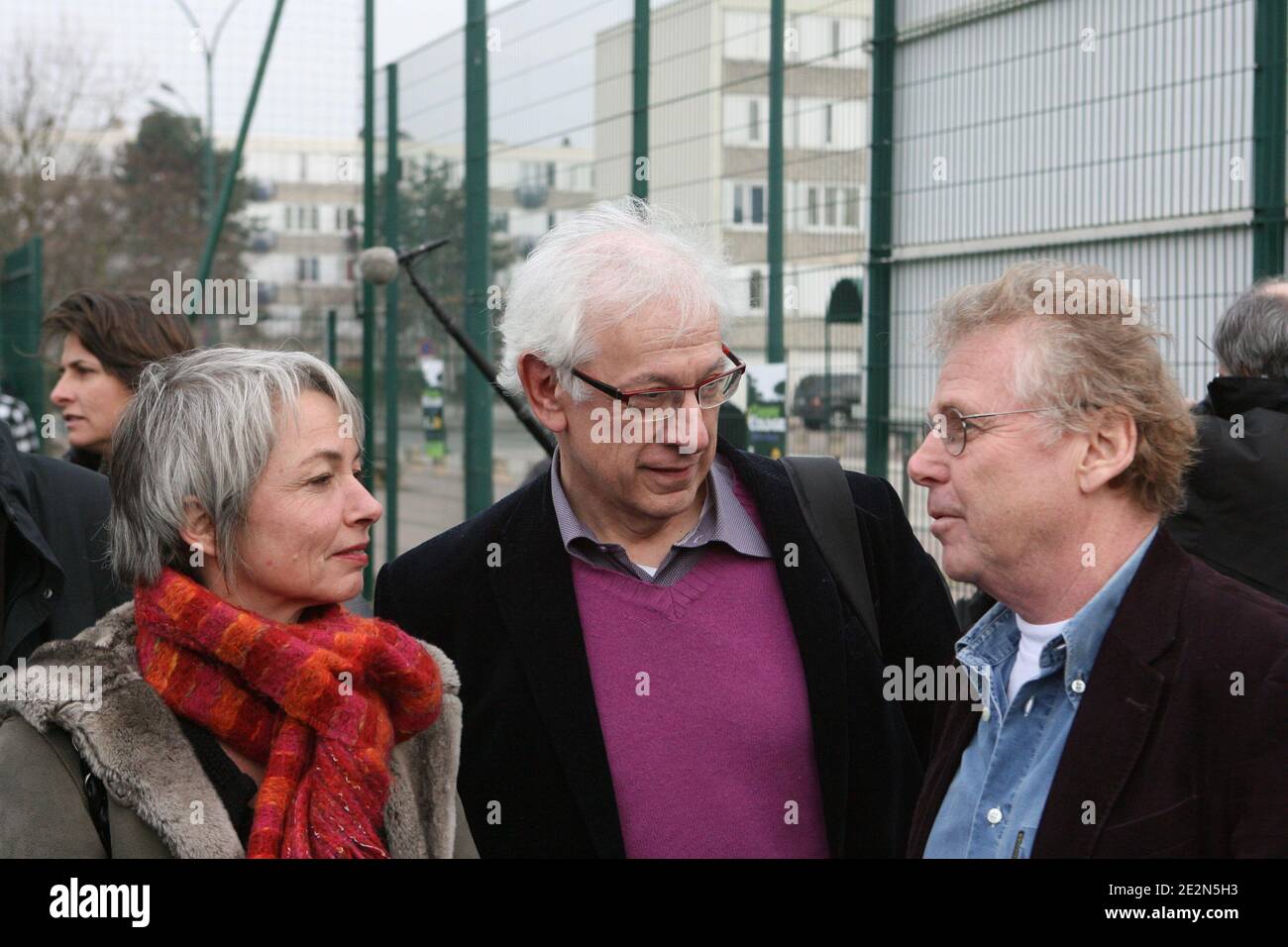 Philippe Meirieu tete de liste de Europe ecologie sur les listes regionales Rhone Alpes et Daniel Cohn-Bendit depute europeen visite a Vaulx en Velin France le 16 Fevrier 2010 dans le cadre de la campagne de elections regionales. Foto Vincent Dargent/ABACAPRESS.COM Foto Stock