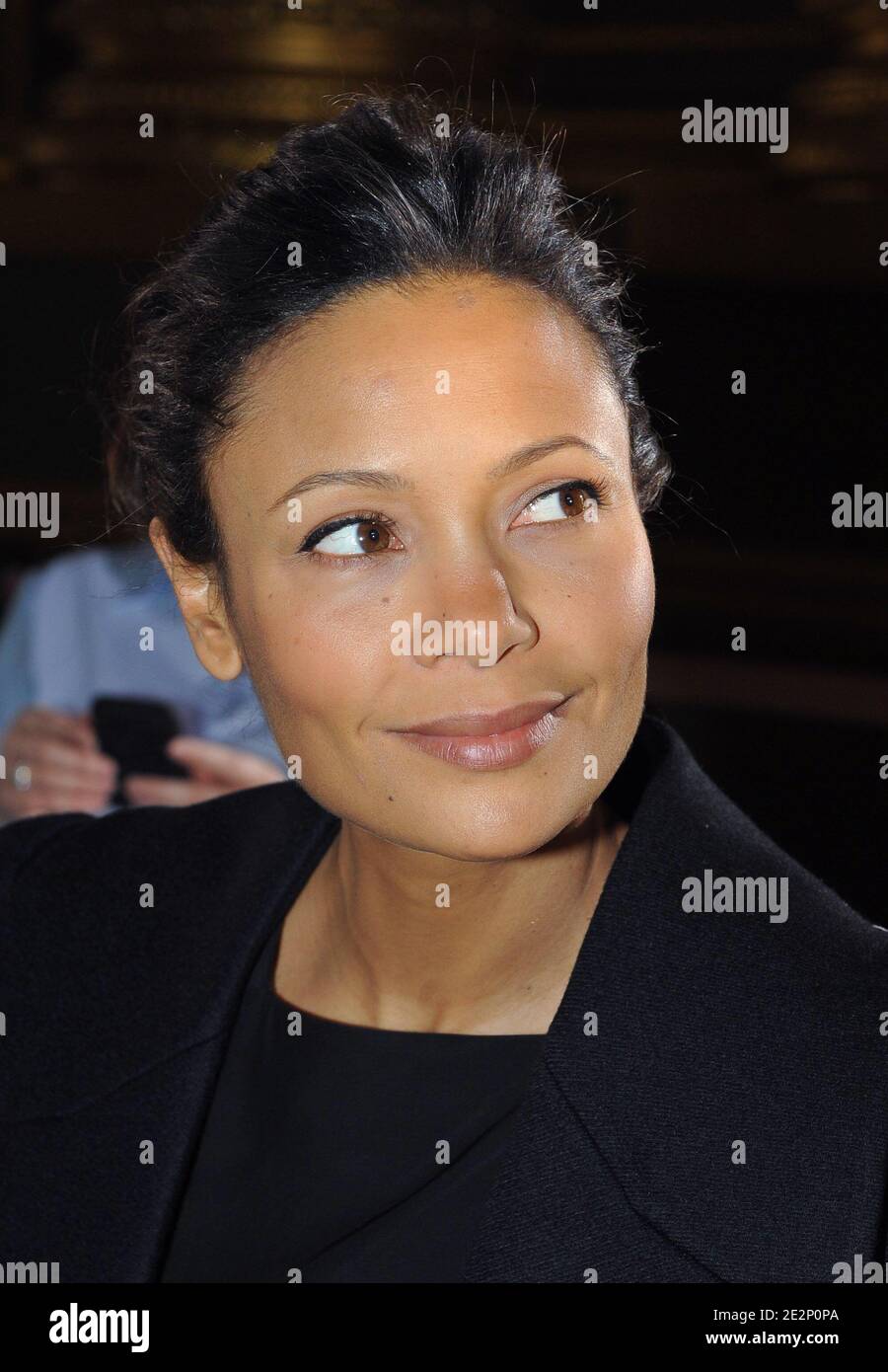 Prima fila di Thandie Newton per la mostra della collezione Stell McCartney Fall-Winter 2010/2011 ready-to-wear che si tiene presso l'Opera Garnier a Parigi, in Francia, l'8 marzo 2010. Foto di Thierry Orban/ABACAPRESS.COM Foto Stock