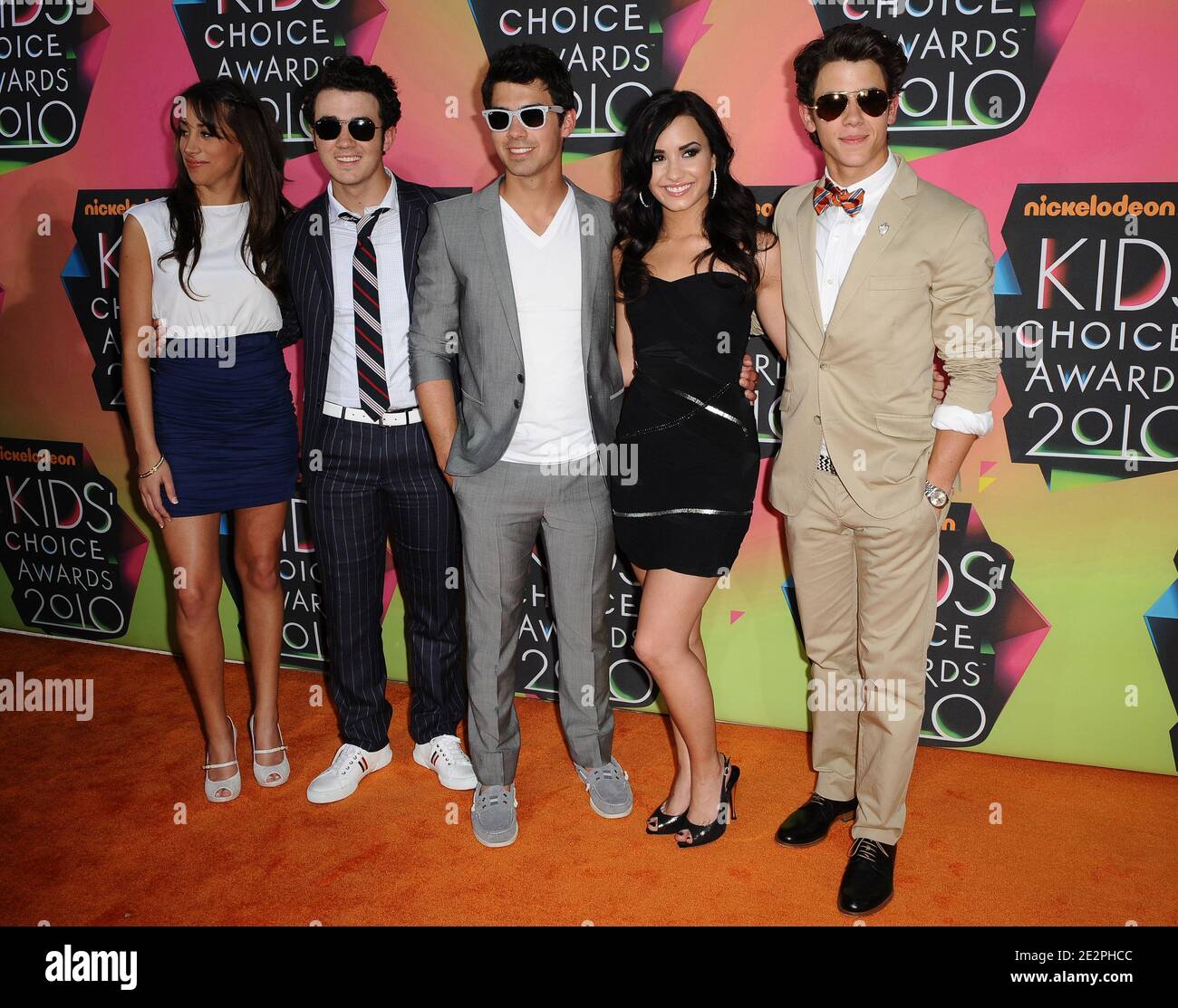 Kevin Jonas, Nick Jonas, Joe Jonas e Demi Lovato partecipano al 23° Premio annuale Kids' Choice di Nickelodeon, tenutosi presso il Pauley Pavilion dell'UCLA. Los Angeles, 27 marzo 2010. (Nella foto: Demi Lovato, Joe Jonas, Kevin Jonas, Nick Jonas). Foto di Lionel Hahn/ABACAPRESS.COM Foto Stock
