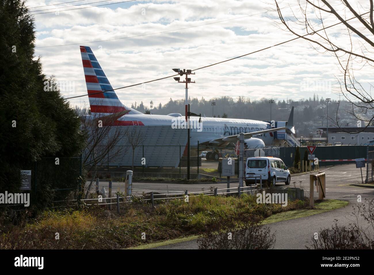 Un aereo American Airlines 737 MAX è parcheggiato alla Boeing Renton Factory di Renton, Washington giovedì 14 gennaio 2021. Foto Stock