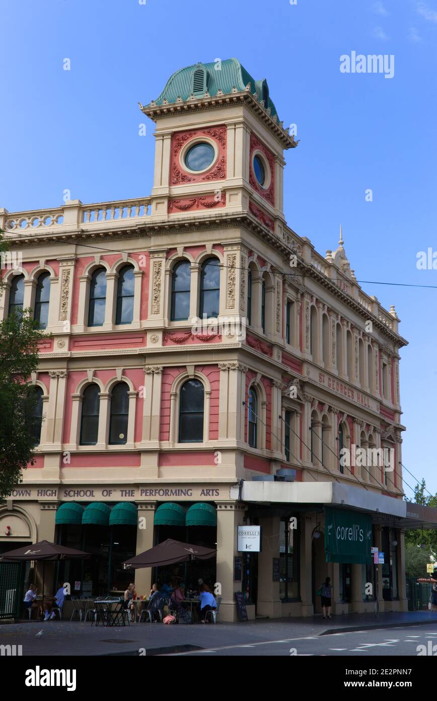 Edificio storico della St Georges Hall con la torre dell'orologio Newtown Sydney Nuovo Galles del Sud Australia Foto Stock