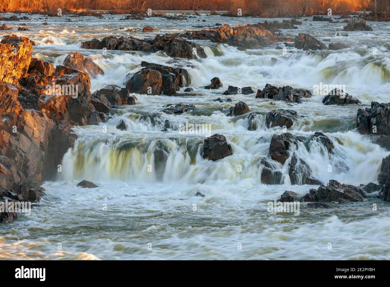 Parte delle Great Falls del fiume Potomac la mattina d'inverno. Virginia. STATI UNITI Foto Stock