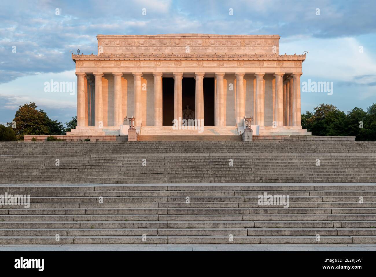 Il Lincoln Memorial all'alba sul National Mall a Washington DC, USA Foto Stock
