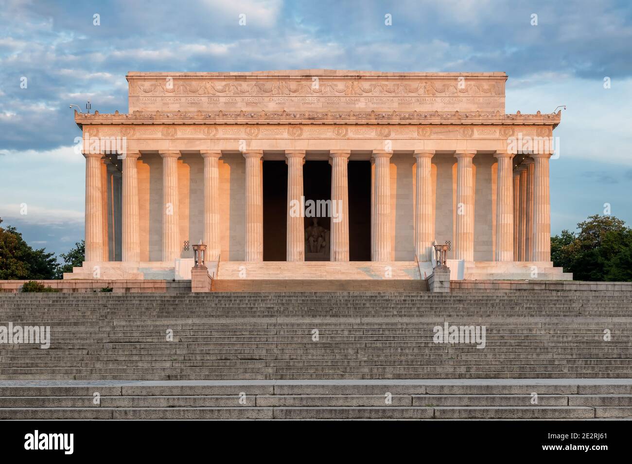 Il Lincoln Memorial all'alba sul National Mall a Washington DC, USA Foto Stock