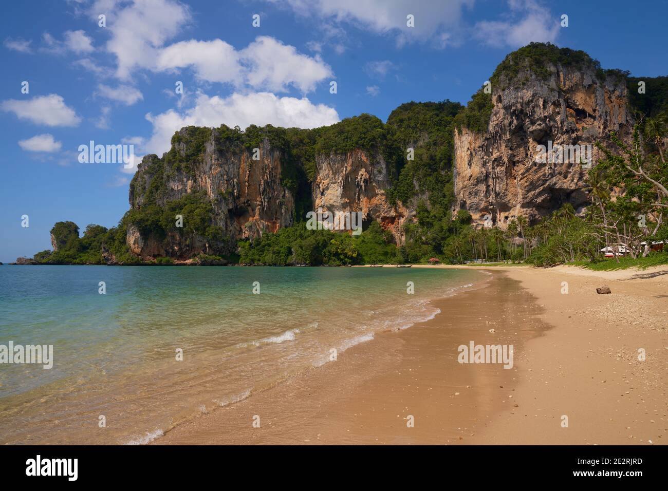 Spiaggia di Ton Sai sulla costa occidentale della Thailandia Foto Stock
