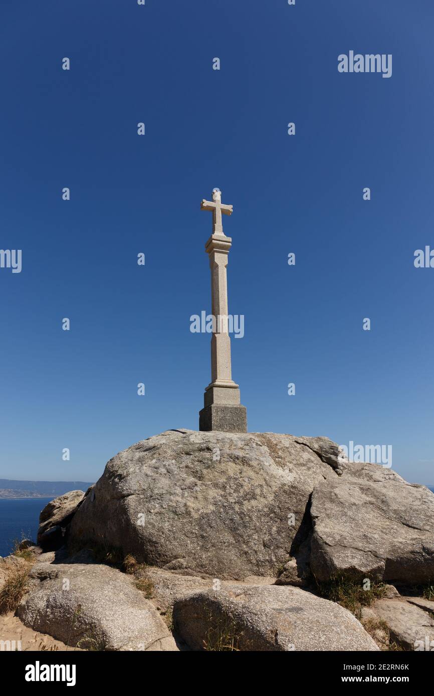 Galiziano cruceiro, croce, in cima a massi, Finisterre, Galizia, Spagna Foto Stock