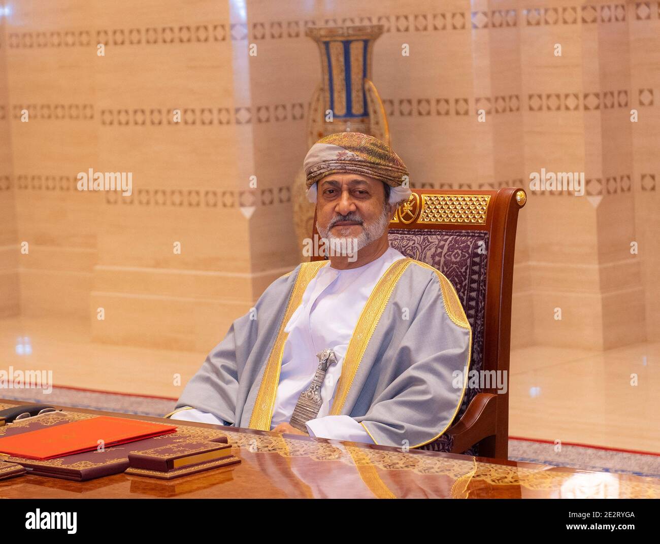 Foto del 2021 gennaio del sultano Haitham Bin Tareq di Oman, a Muscat, Oman. Un anno dopo l'giuramento, il Sultano ha apportato cambiamenti costituzionali dando al Sultanato un principe ereditario, per la prima volta nei suoi 50 anni di storia. Foto di Balkis Press/ABACAPRESS.COM Foto Stock