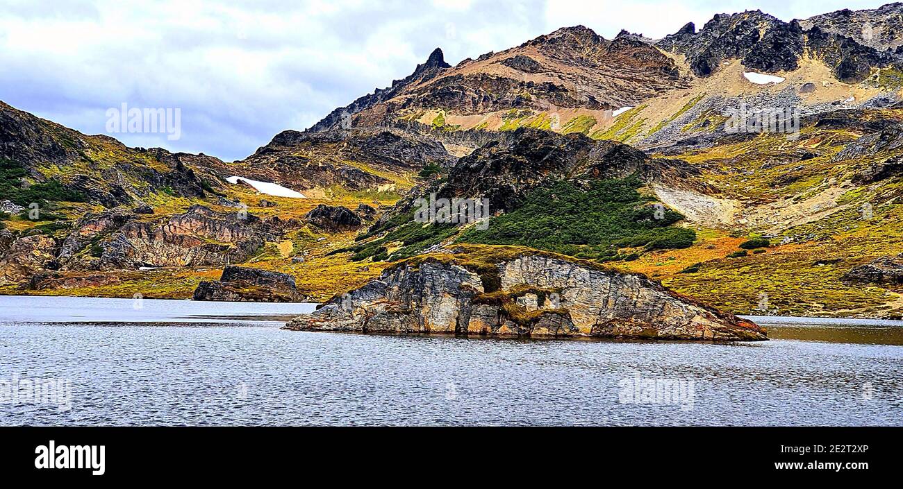 Vista panoramica di Laguna Los Perros, Parco Nazionale Torres del Paine, Patagonia Foto Stock