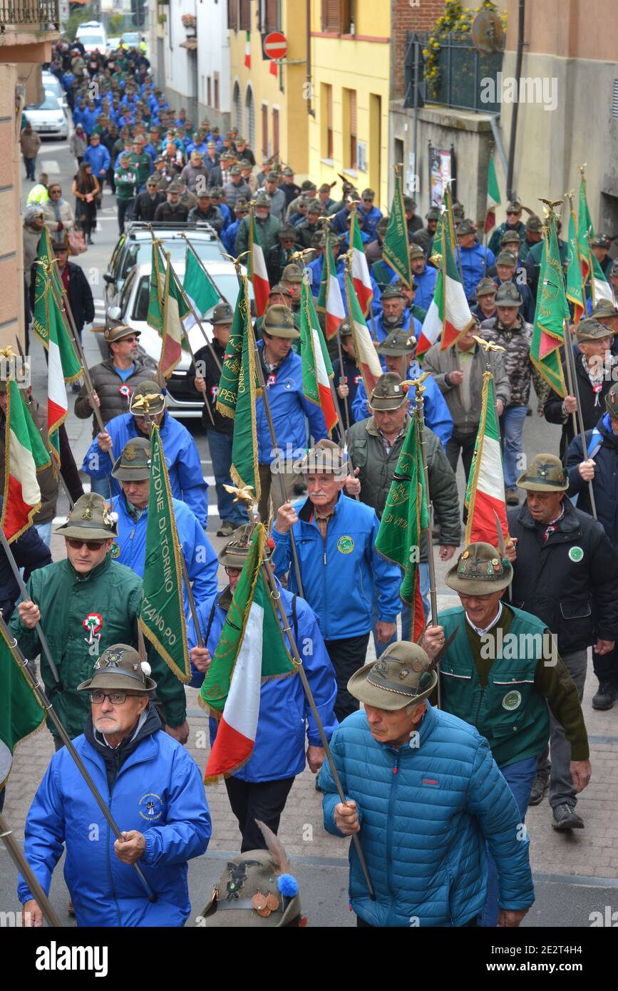 Castelnuovo don Bosco, Piemonte/Italia -04/07/2019- 90° raduno di Alpini, il corpo di fanteria della guerra di montagna dell'esercito italiano. Foto Stock