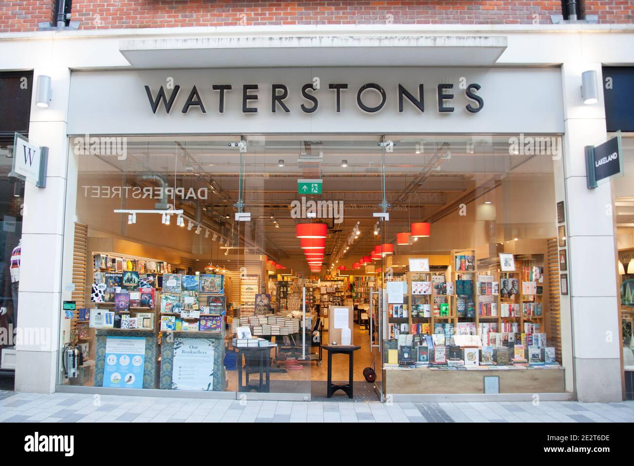 Il negozio Waterstones a Newbury nel Regno Unito, preso il 19 novembre 2020 Foto Stock