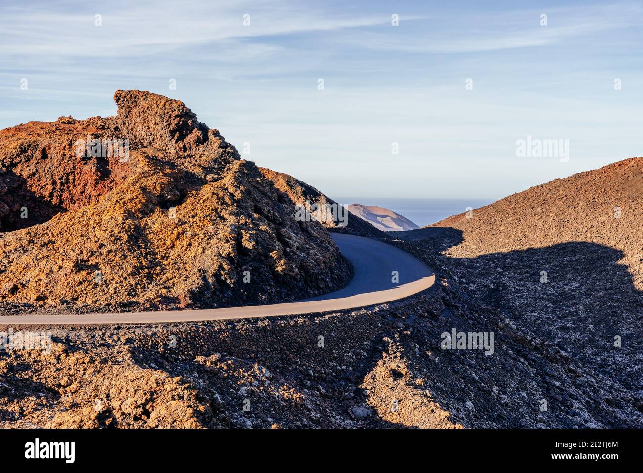 Strada panoramica a Timanfaya, Lanzarote. Paesaggio vulcanico Isole Canarie Foto Stock