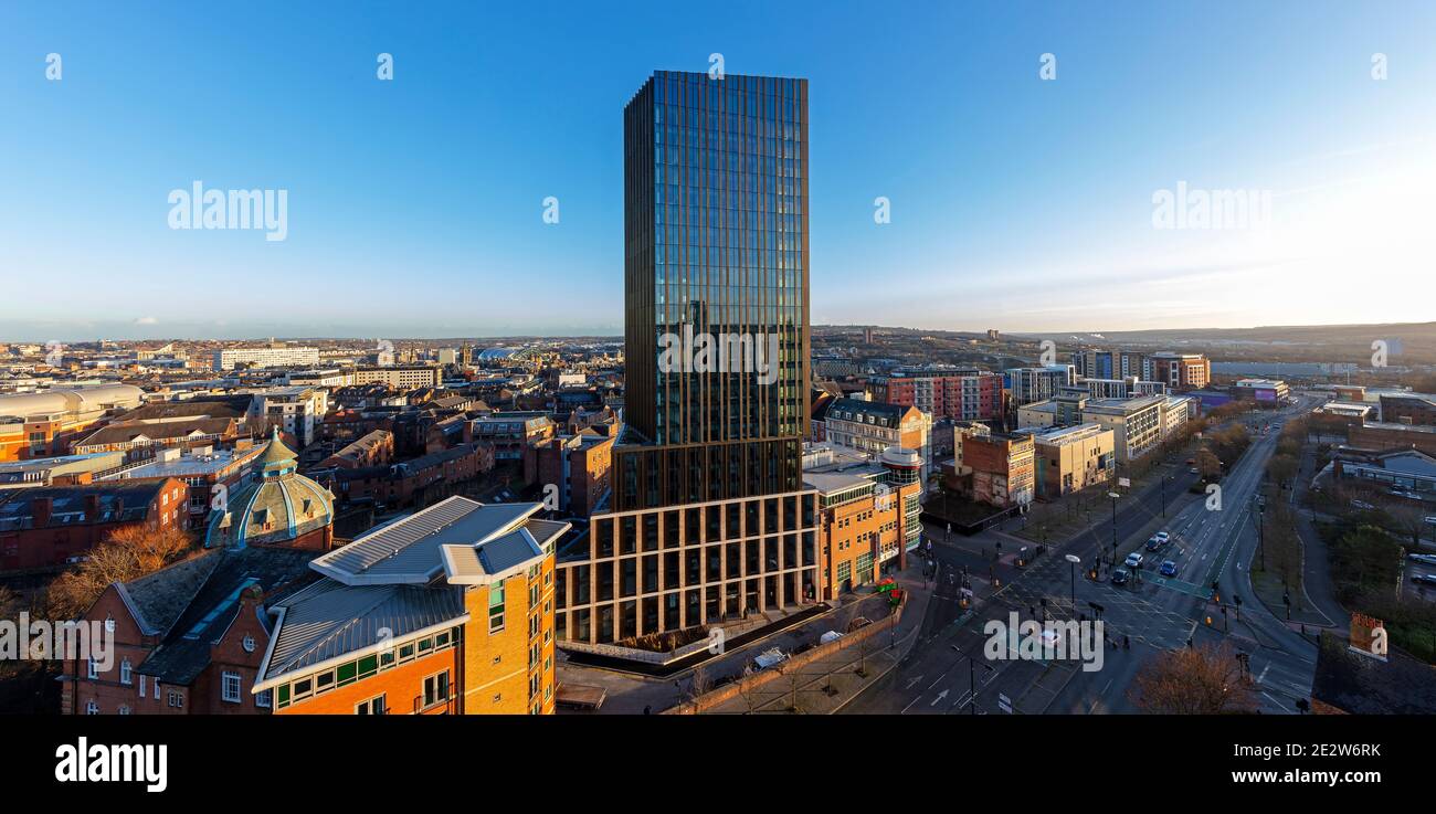 Vista al tramonto sulla Torre di Adriano e su Newcastle Upon Tyne, Newcastle Upon Tyne, Tyne and Wear, Inghilterra, Regno Unito Foto Stock