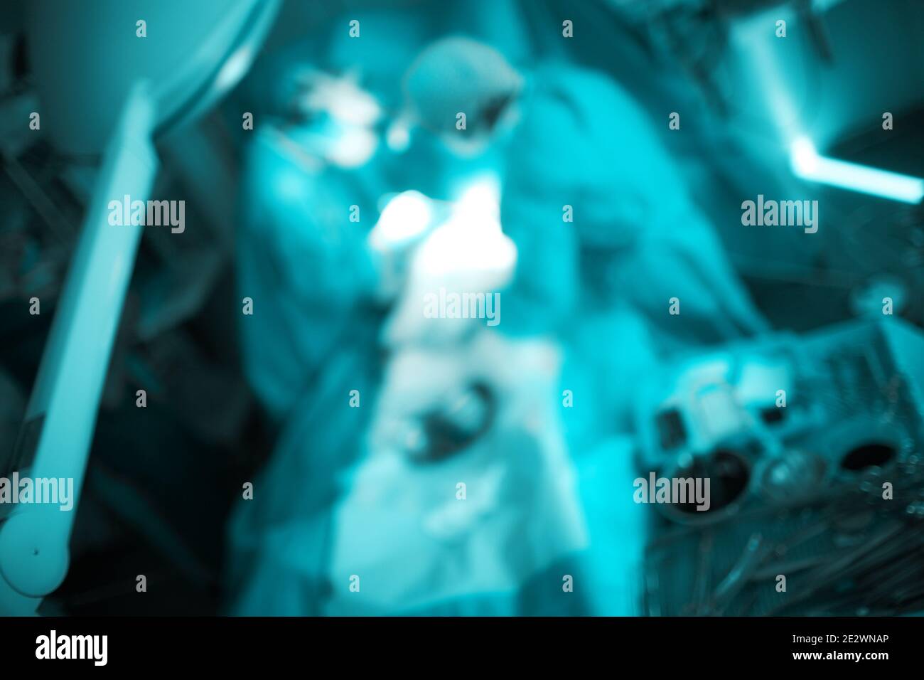 Team di medici di lavoro, background non focalizzato. Foto Stock