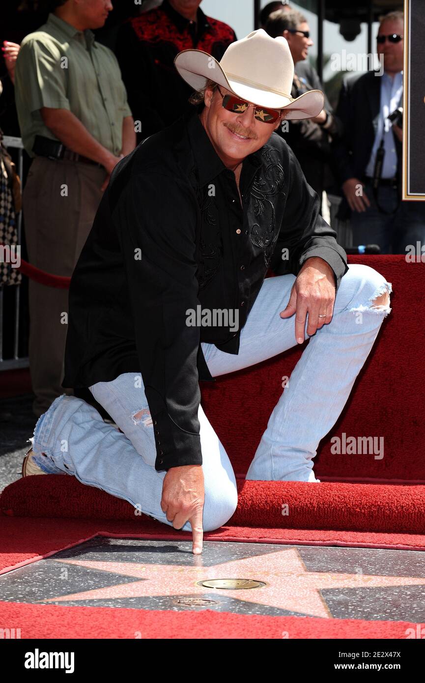 La superstar del paese Alan Jackson è onorata con la 2.05th Star sulla Hollywood Walk of Fame. Los Angeles, CA, USA il 16 aprile 2010. (Nella foto: Alan Jackson). Foto di Lionel Hahn/ABACAPRESS.COM Foto Stock