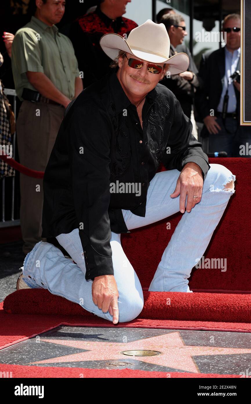 La superstar del paese Alan Jackson è onorata con la 2.05th Star sulla Hollywood Walk of Fame. Los Angeles, CA, USA il 16 aprile 2010. (Nella foto: Alan Jackson). Foto di Lionel Hahn/ABACAPRESS.COM Foto Stock
