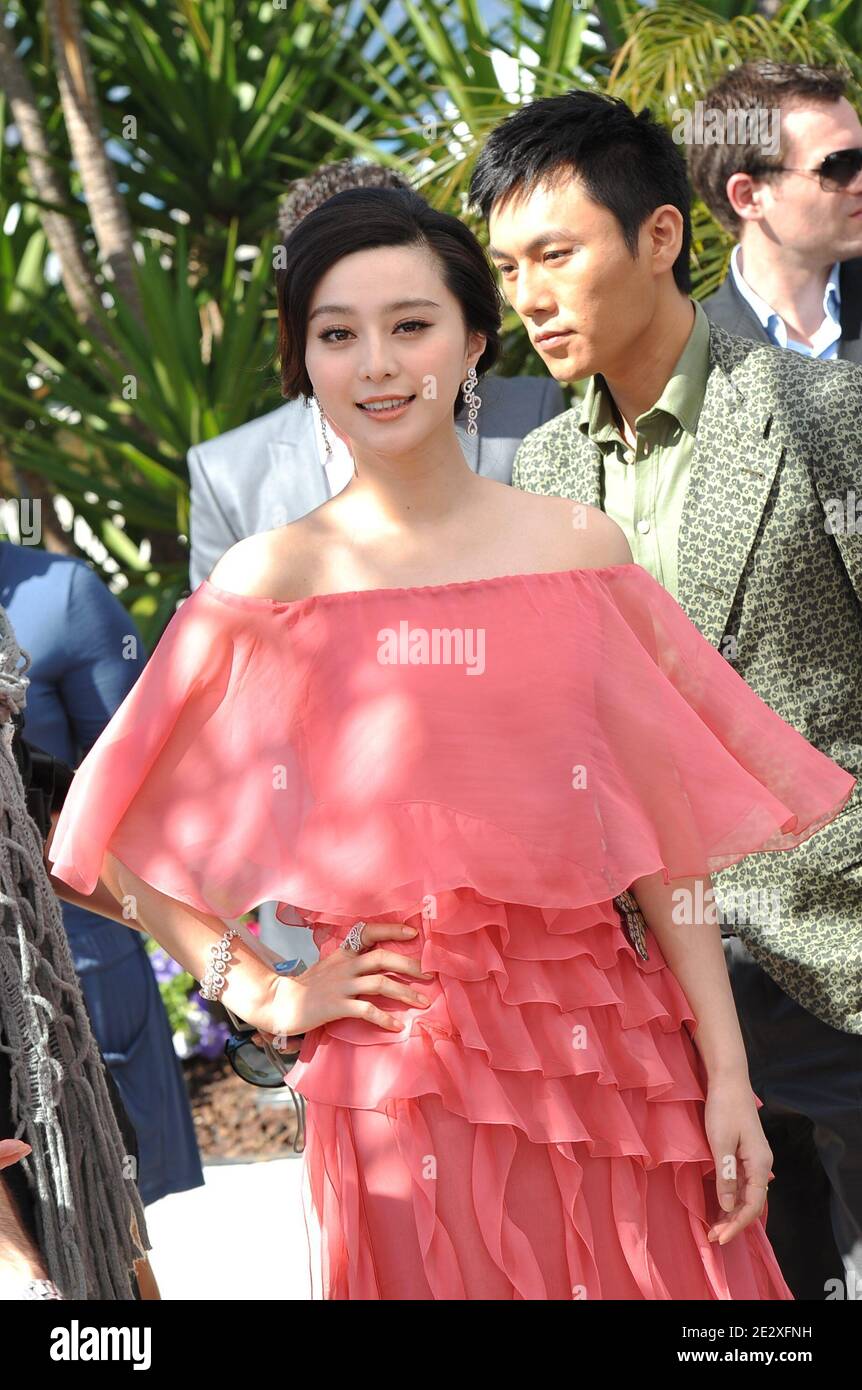 'L'attrice cinese Fan Bingbing si pone durante la fotocall del film ''Rizhao Chongqing'' (Chongqing Blues) presentato in concorso al 63° Festival di Cannes, in Francia, il 13 maggio 2010. Foto di Hahn-Nebinger-Orban/ABACAPRESS.COM' Foto Stock