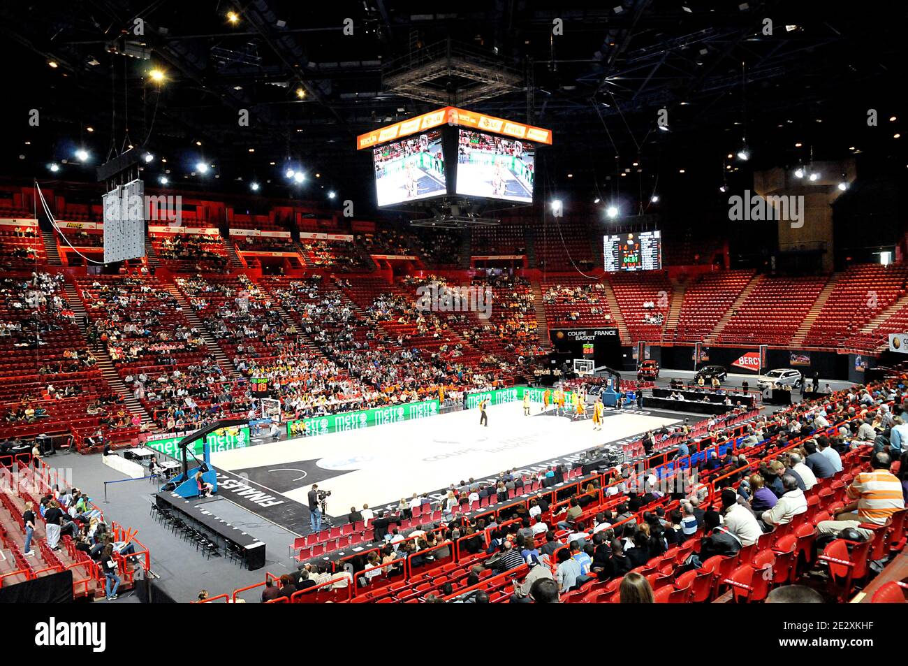 Atmosfera durante la partita di basket francese, Orleans vs Gravelines al Palais Omnisports de Bercy a Parigi, Francia, il 16 maggio 2010. Orleans' ha vinto 73-69. Foto di Thierry Plessis/ABACAPRESS.COM Foto Stock