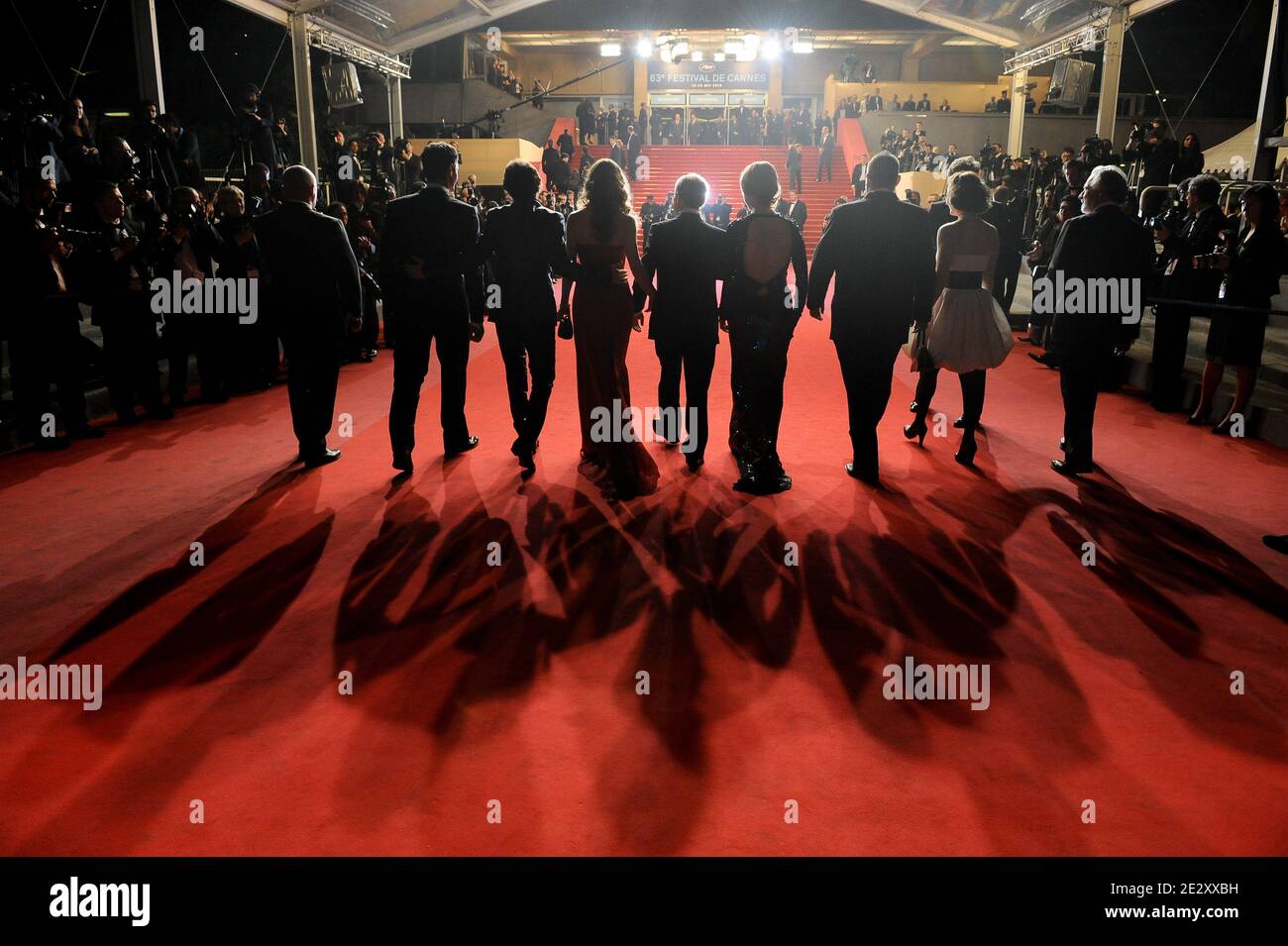 'Giorgio Colangeli; Isabella Ragonese; Marius Ignat; Alina Berzenteanu in arrivo per la proiezione di 'la nostra vita' presentata in concorso durante il 63° Festival di Cannes, in Francia, il 20 maggio 2010. Foto di Hahn-Nebinger-Orban/ABACAPRESS.COM' Foto Stock