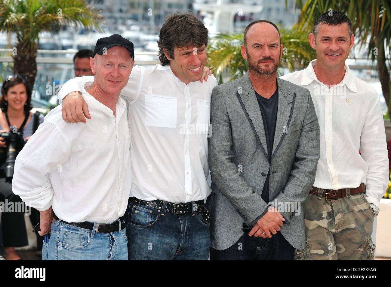 Mark Womack, John Bishop, Trevor Williams e Paul Laverty frequentano la Photocall 'Route Irish' al Palais des Festivals durante il 63° Festival annuale del cinema di Cannes, in Francia, il 21 maggio 2010. Foto di Nicolas Genin/ABACAPRESS.COM Foto Stock