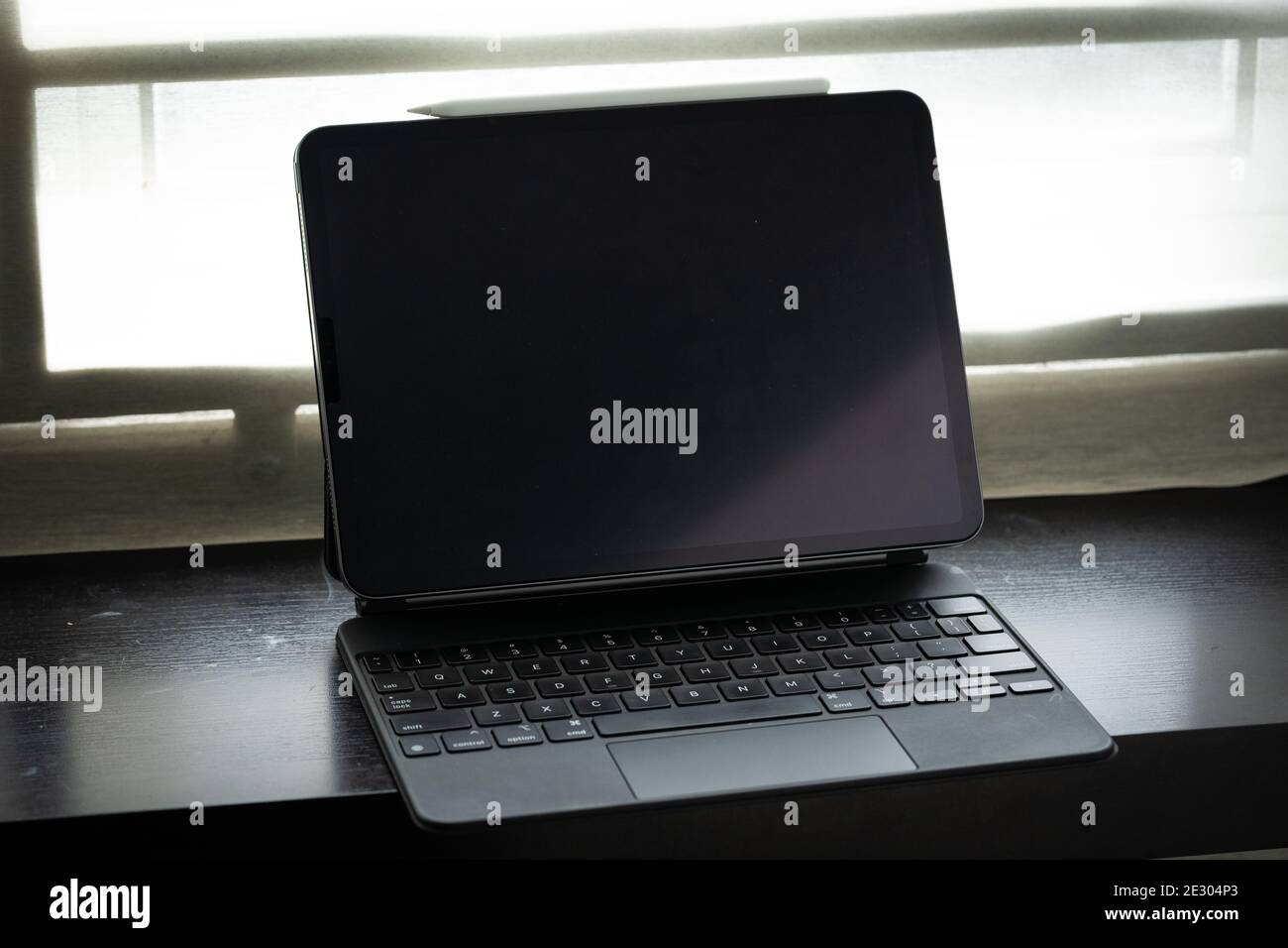 Apple iPad Pro da 2020 11 pollici con tastiera magica e. Matita di Apple Foto Stock