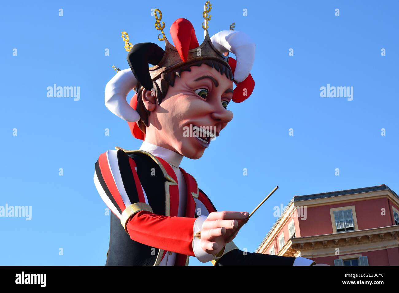 Francia, costa azzurra, Nizza città, il float del re del carnevale 2015, il tema di quest'anno è posto sul segno della musica. Foto Stock