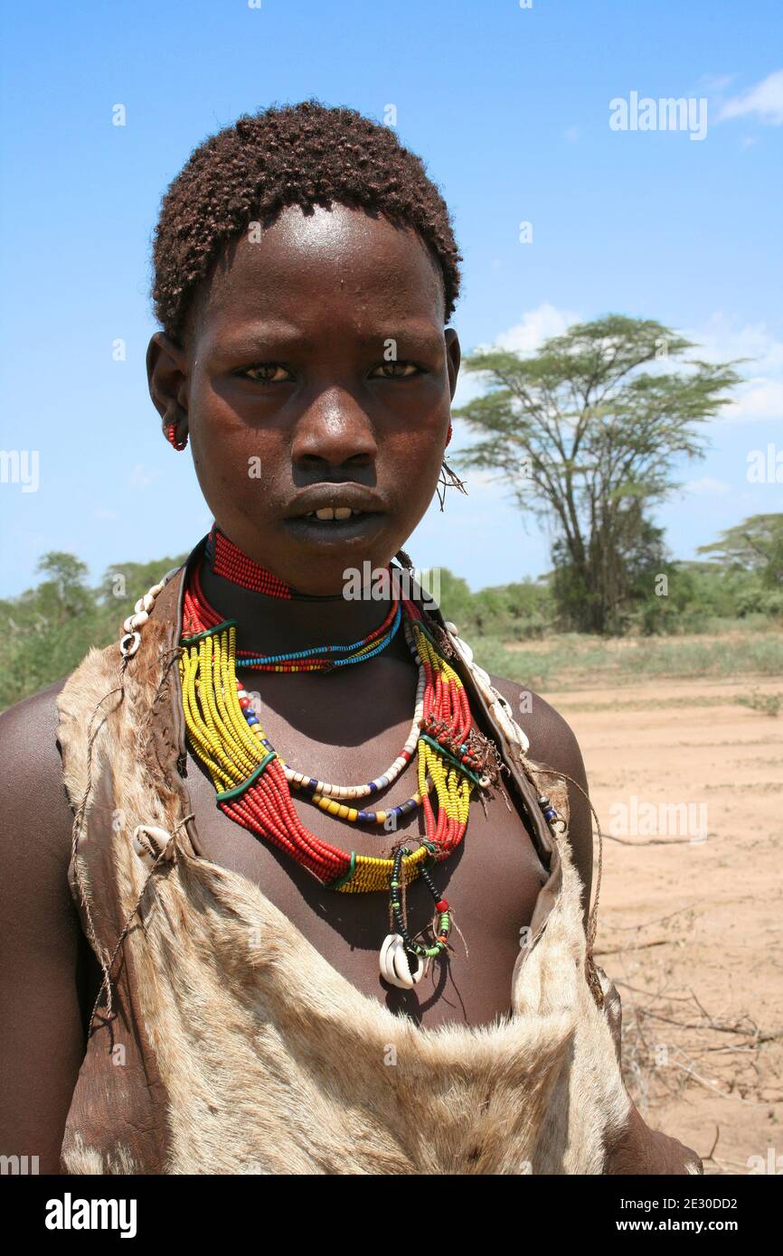 Ragazza giovane di tribe di Hamer Foto Stock