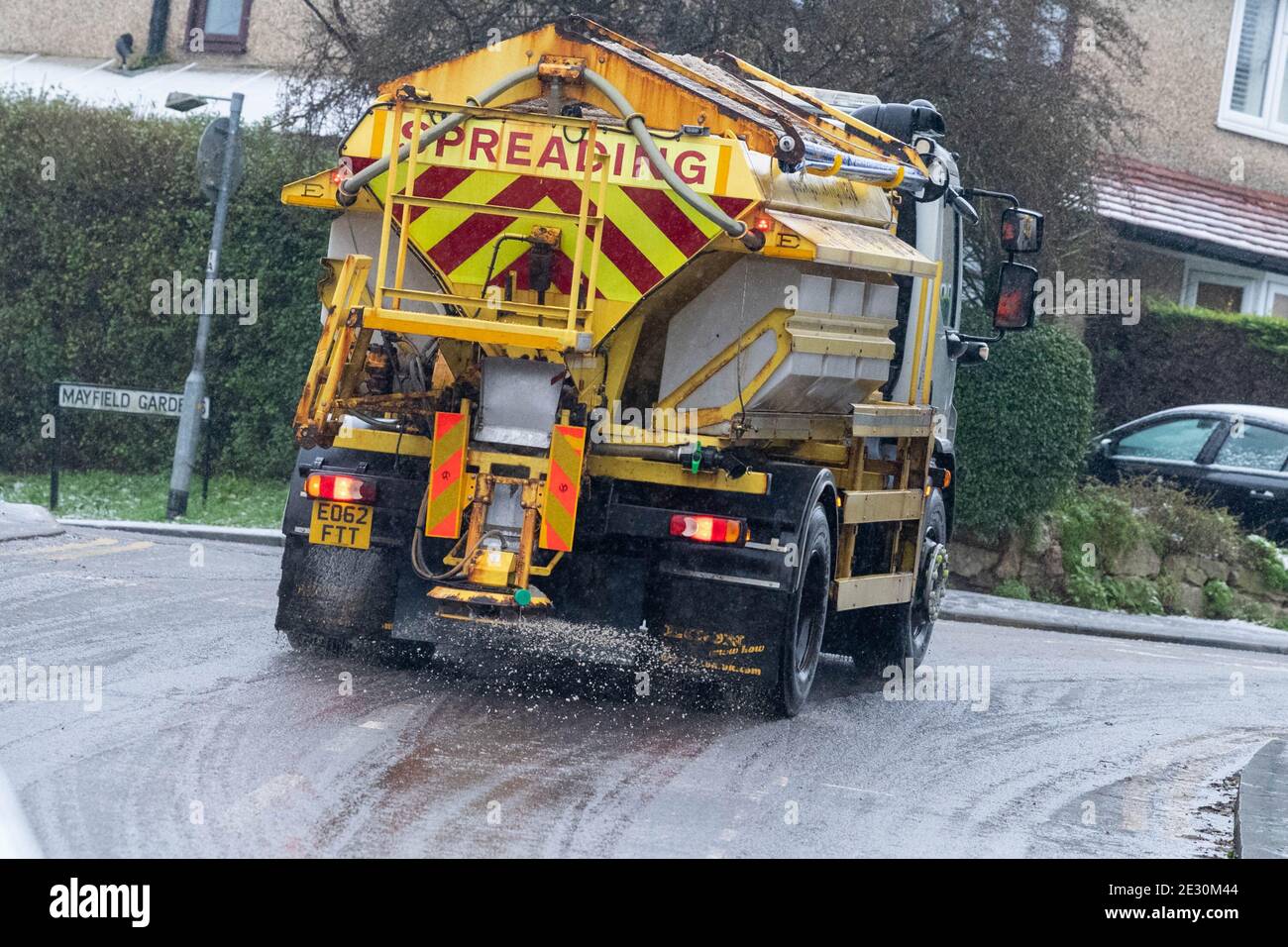 Brentwood Essex 16 gennaio 2021 METEO neve leggera a Brentwood Essex UK Essex County council gritter, strade gritting, Credit: Ian Davidson/Alamy Live News Foto Stock
