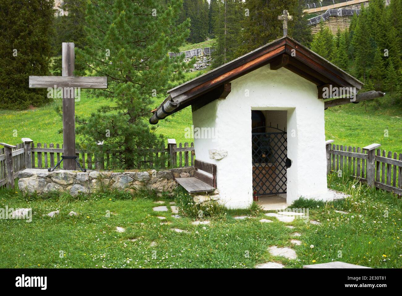 Pestkapelle (cappella della peste) costruita nel 1639 nel Gaistal vicino Ehrwald alp, Tirolo, Austria Foto Stock