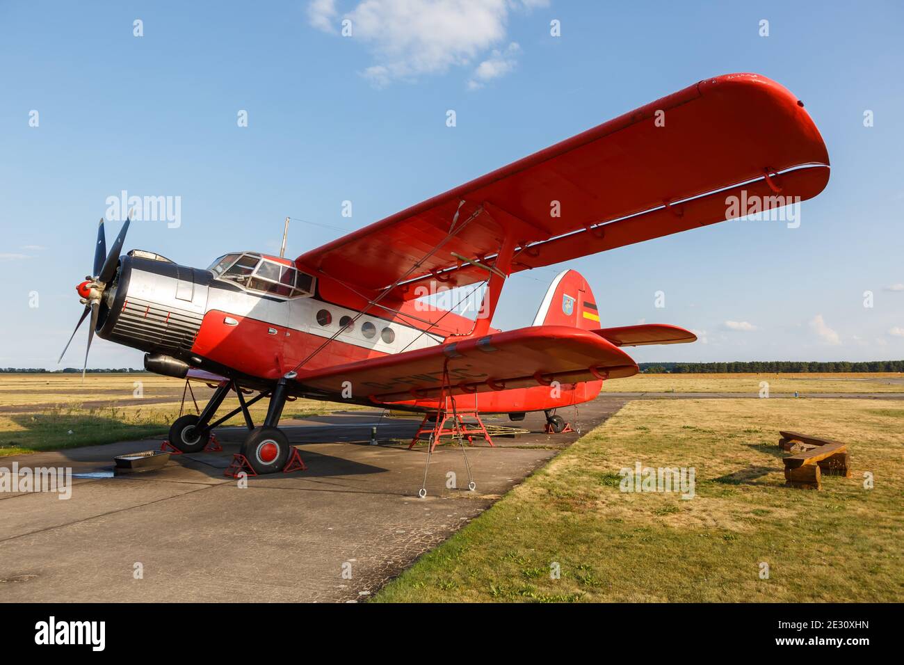 Strausberg, Germania - 19 agosto 2020: Aereo PZL-Mielec AN-2T Antonow all'aeroporto di Strausberg in Germania. Foto Stock