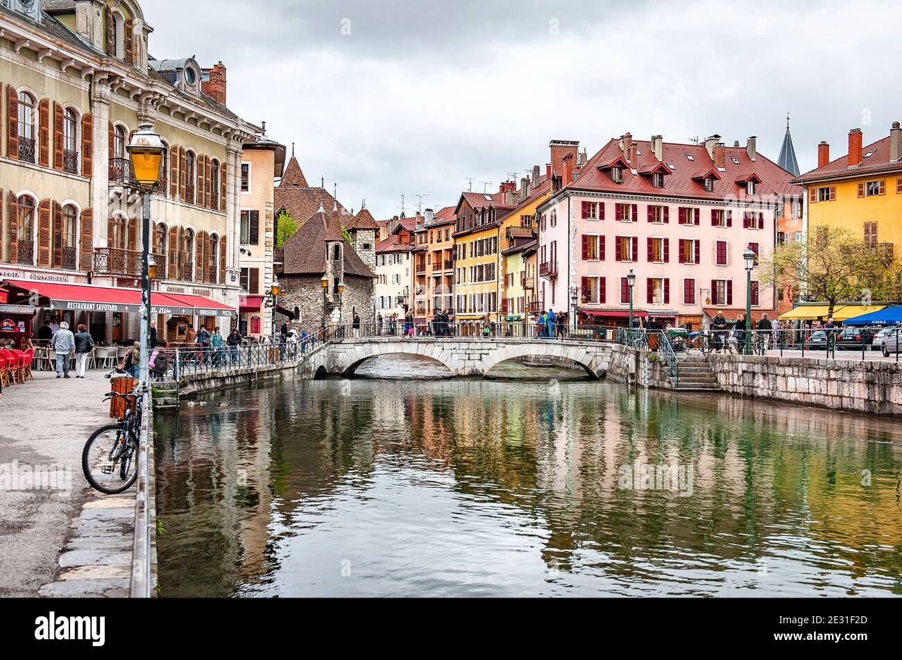 La città vecchia di Annecy, chiamata 'Venezia delle Alpi' Foto Stock