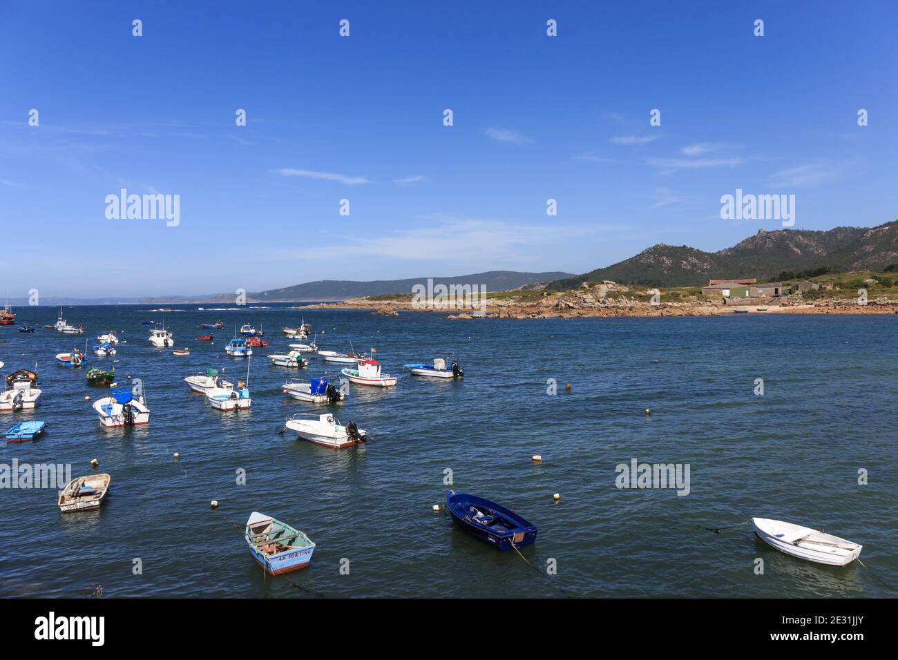 Barche, porto di Camelle, Costa da morte, la Via del Faro (Camino dos Faros), Galizia, Spagna Foto Stock