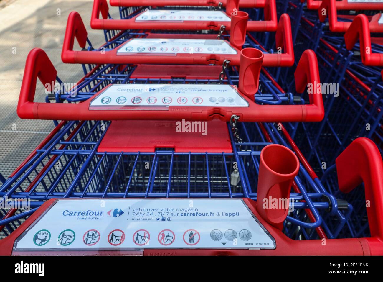 IPERMERCATO DI CARREFOUR, PARIGI Foto Stock