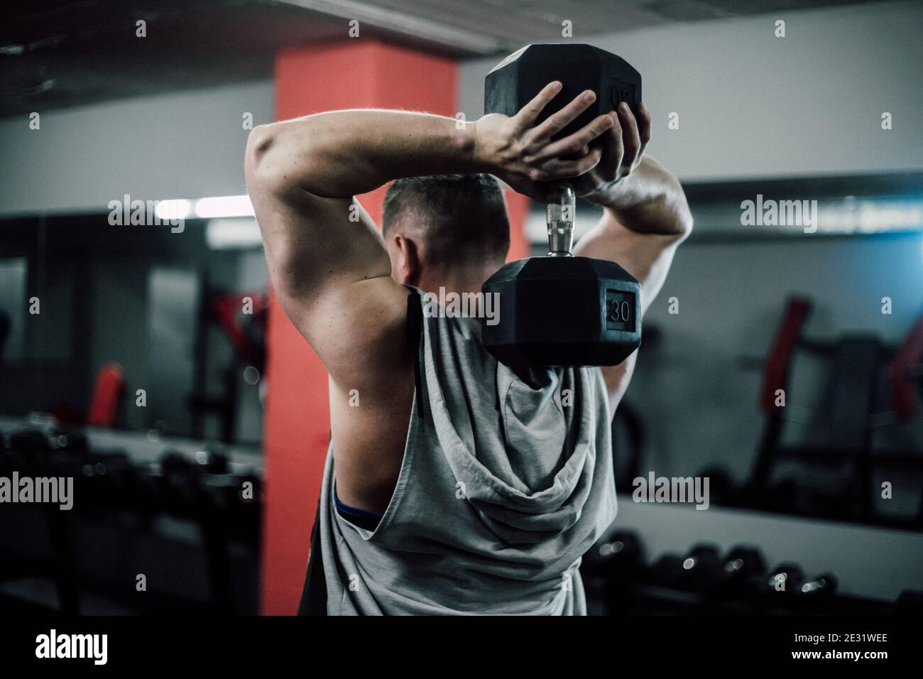 allenamenti forti in palestra Foto Stock