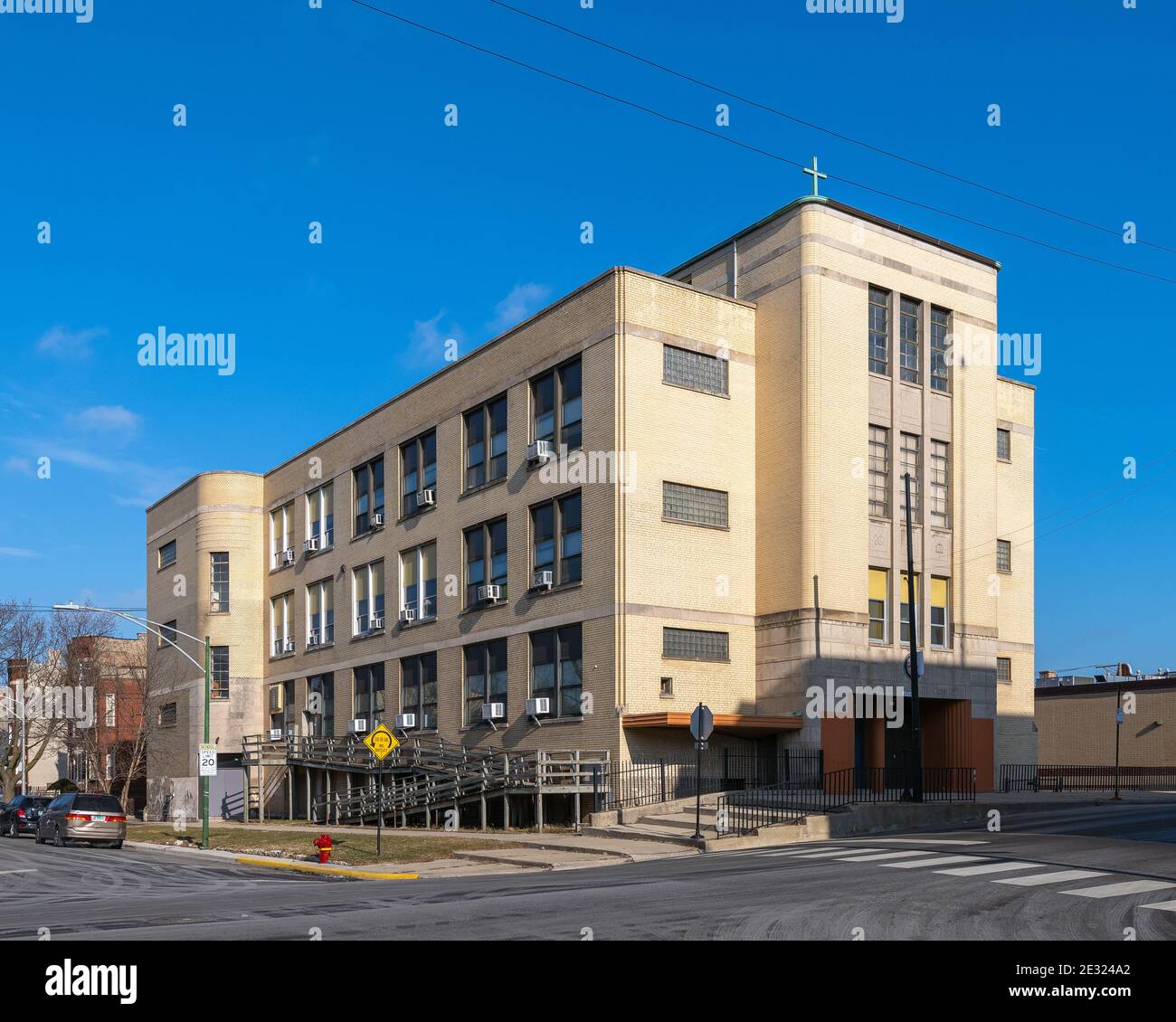 Scuola della Chiesa dei Santi Pietro e Paolo Foto Stock