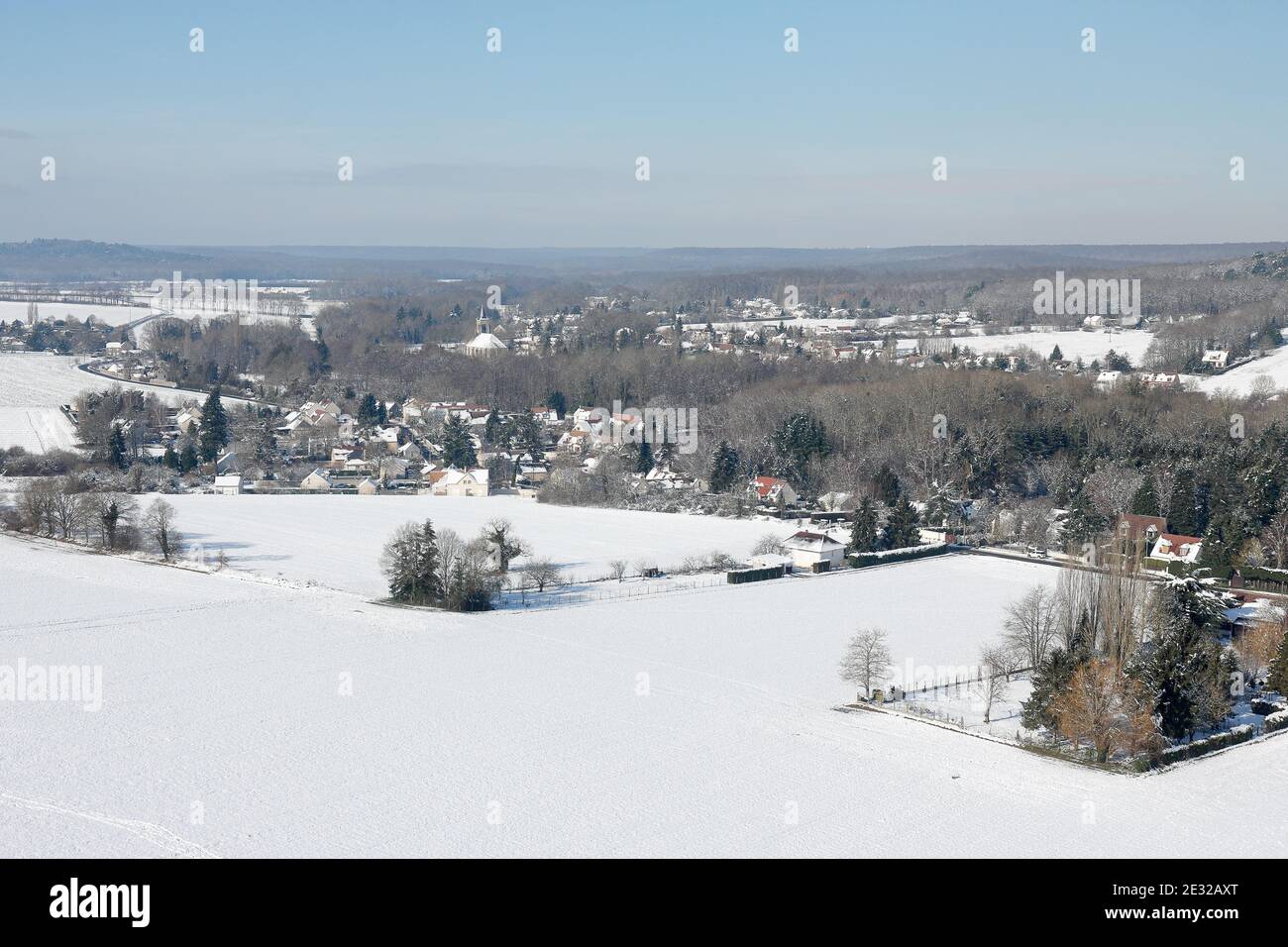Saint-Cyr-sous-Dourdan valle vista dal cielo da paramotor il 08 febbraio 2018, Essonne dipartimento, regione Île-de-France, Francia. Foto Stock