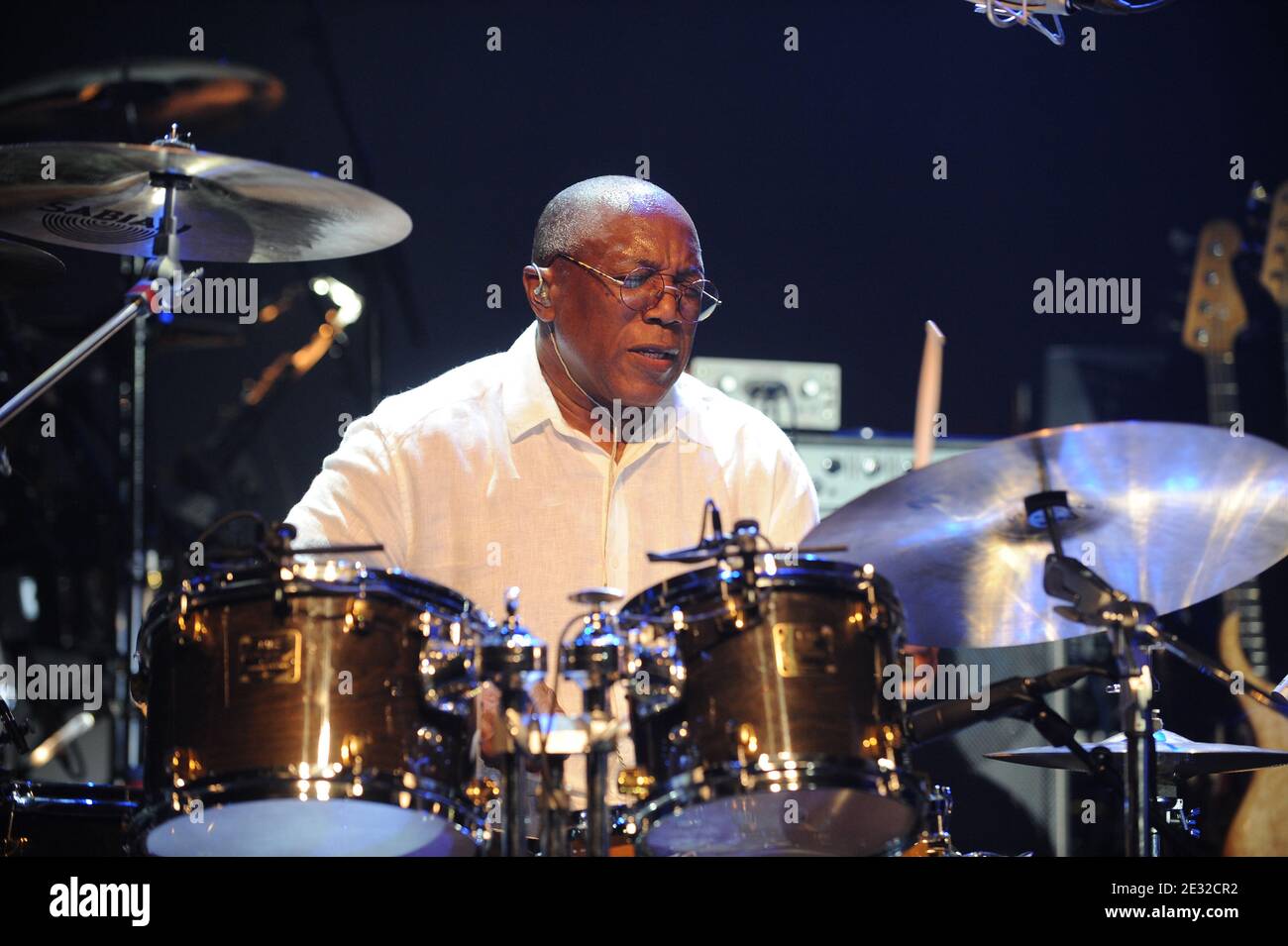 Billy Cobham e John McLaughlin si esibiscono dal vivo durante il Montreux Jazz Festival di Montreux, Svizzera, il 3 luglio 2010. Foto di Loona/ABACAPRESS.COM Foto Stock
