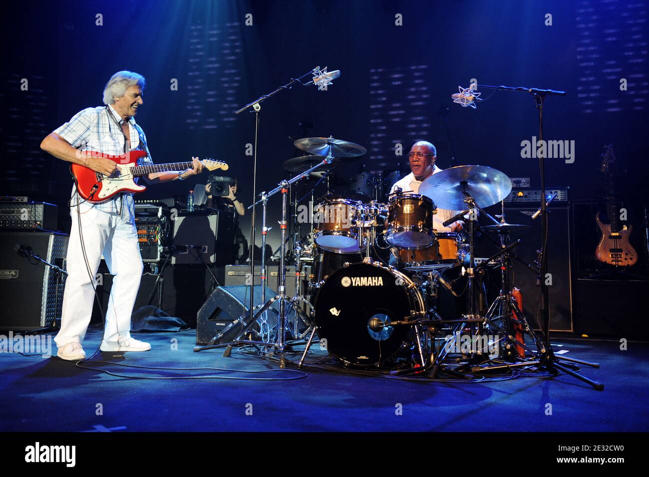 Billy Cobham e John McLaughlin si esibiscono dal vivo durante il Montreux Jazz Festival di Montreux, Svizzera, il 3 luglio 2010. Foto di Loona/ABACAPRESS.COM Foto Stock