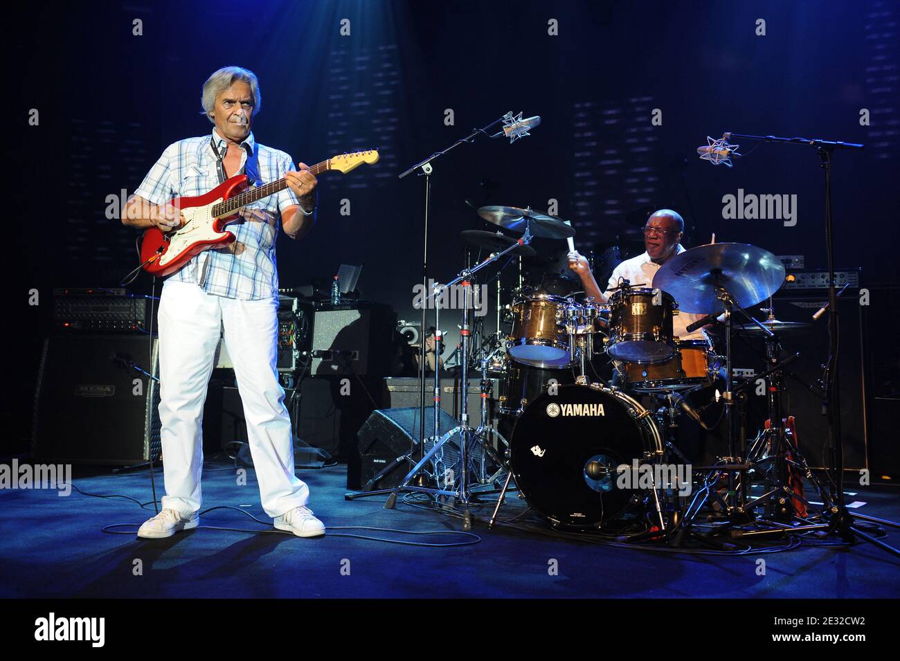 Billy Cobham e John McLaughlin si esibiscono dal vivo durante il Montreux Jazz Festival di Montreux, Svizzera, il 3 luglio 2010. Foto di Loona/ABACAPRESS.COM Foto Stock