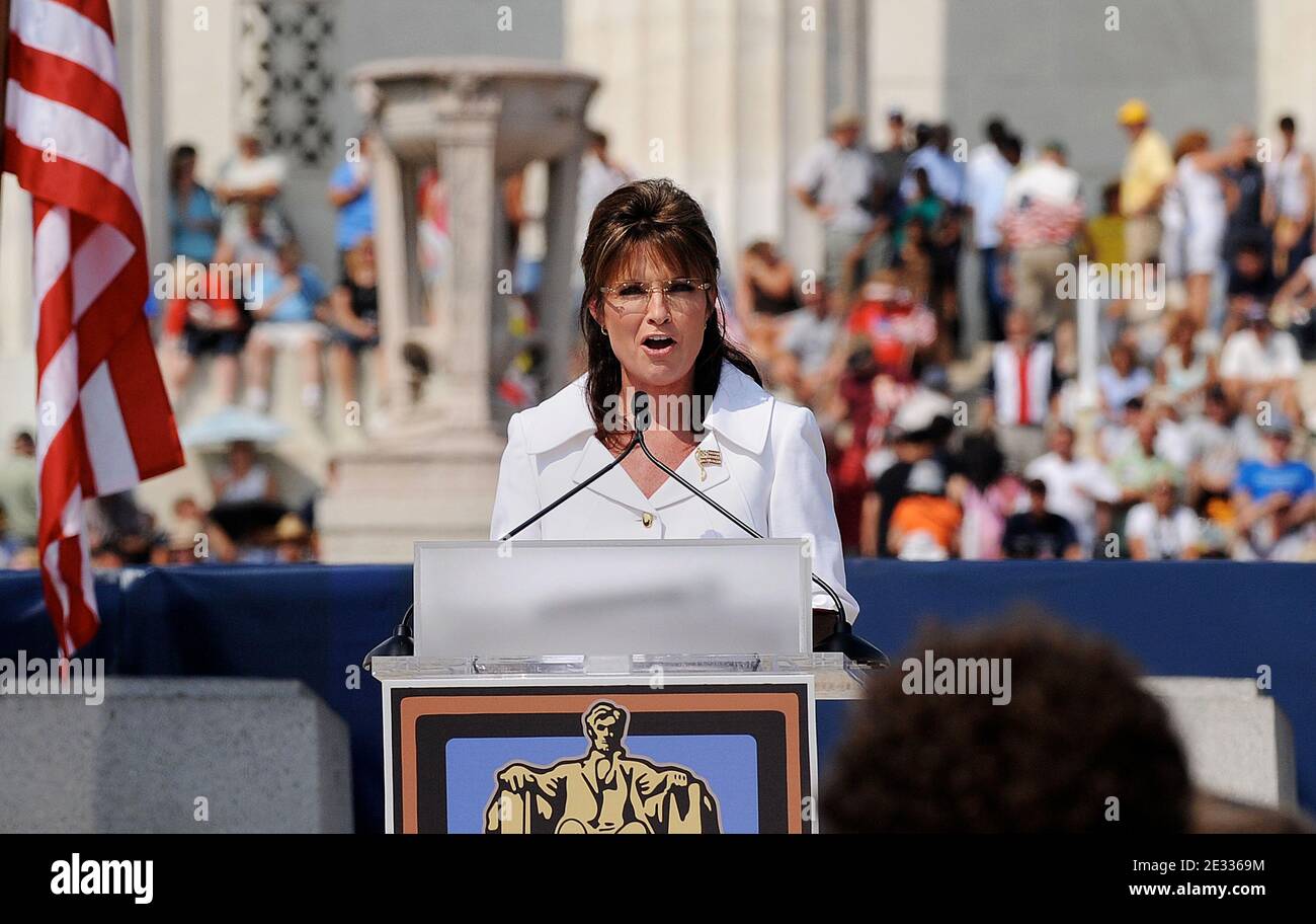 'L'ex governatore dell'Alaska Sarah Palin si rivolge a migliaia di attivisti del Tea Party in un ''Restoring America'' Rally il 28 agosto 2010 a Washington, DC, USAPhoto by Olivier Douliery/ABACAPRESS.COM' Foto Stock