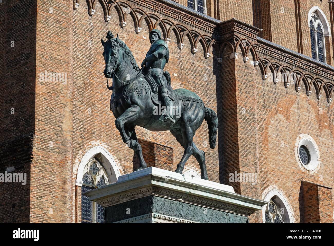 Statua equestre di Bartolomeo Colleoni di Verrocchio a Venezia Foto Stock