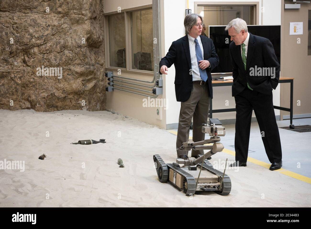 Mabus presso il laboratorio di Ricerca Navale Foto Stock
