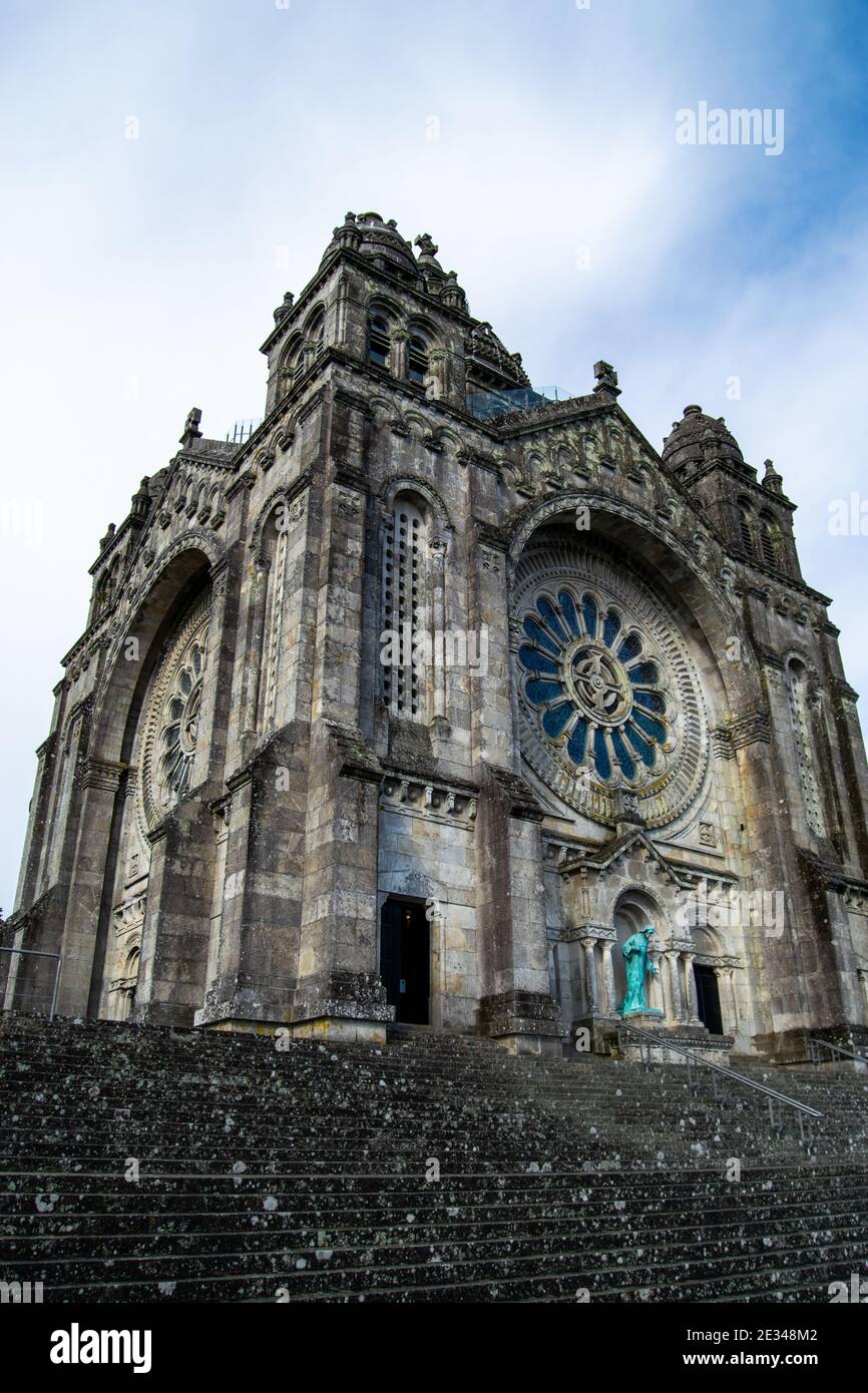 Tempio di Santa Luzia o culto religioso in Viana do Castelo a nord del Portogallo in onore della visione oculare Saint Foto Stock