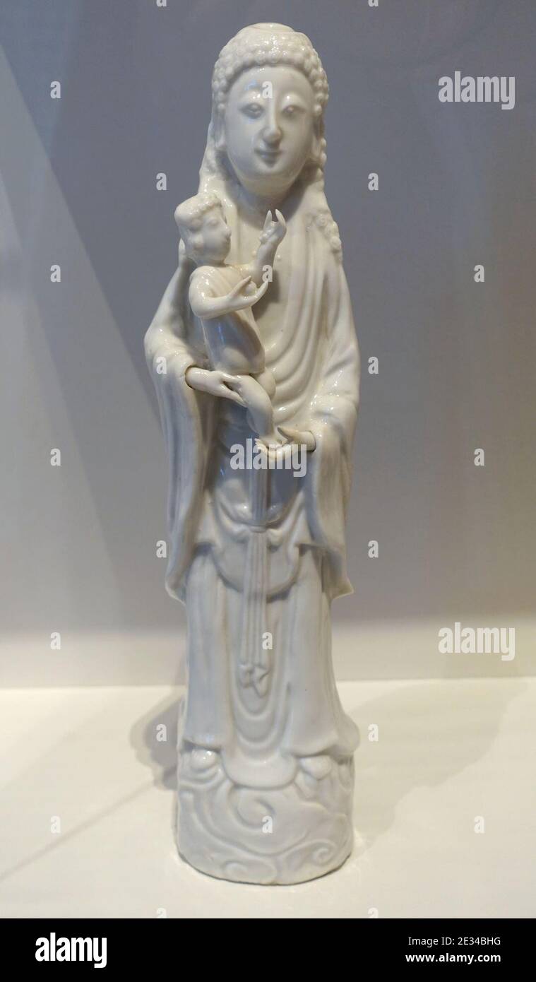 Madonna col Bambino, commissionata dai missionari gesuiti, Dehua ware, Cina, dinastia Qing, 1600 d.C., gres - John e Mable Ringling Foto Stock Madonna col Bambino, commissionata dai missionari gesuiti, Dehua ware, Cina, dinastia Qing, 1600 d.C., gres - John e Mable Ringling Foto Stock