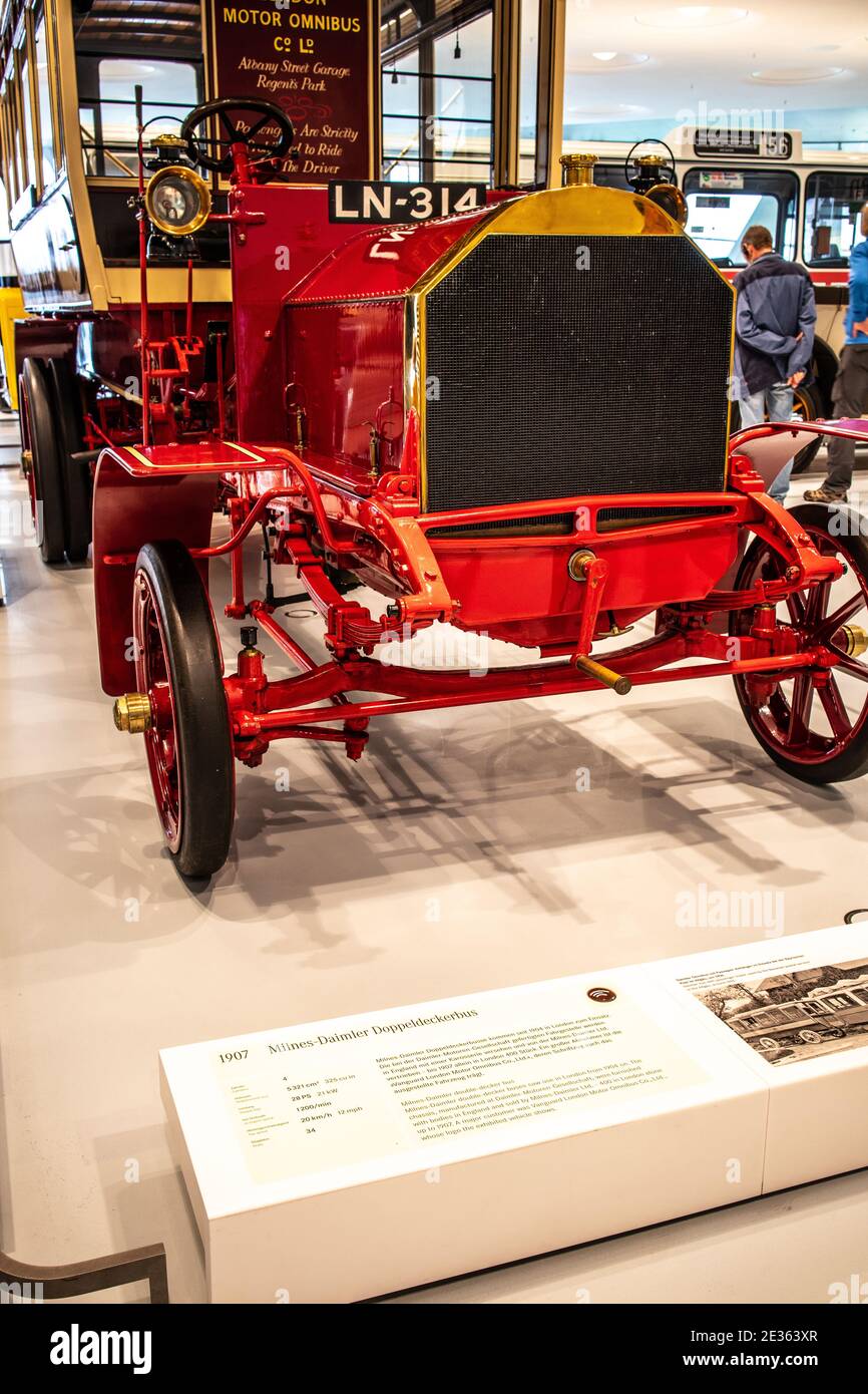 STOCCARDA, GERMANIA, 2019: 1907 Milnes-Daimler autobus a due piani, Doppeldeckerbus, Vanguard London Motor Omnibus, LN-314 nel Museo Mercedes-Benz Foto Stock