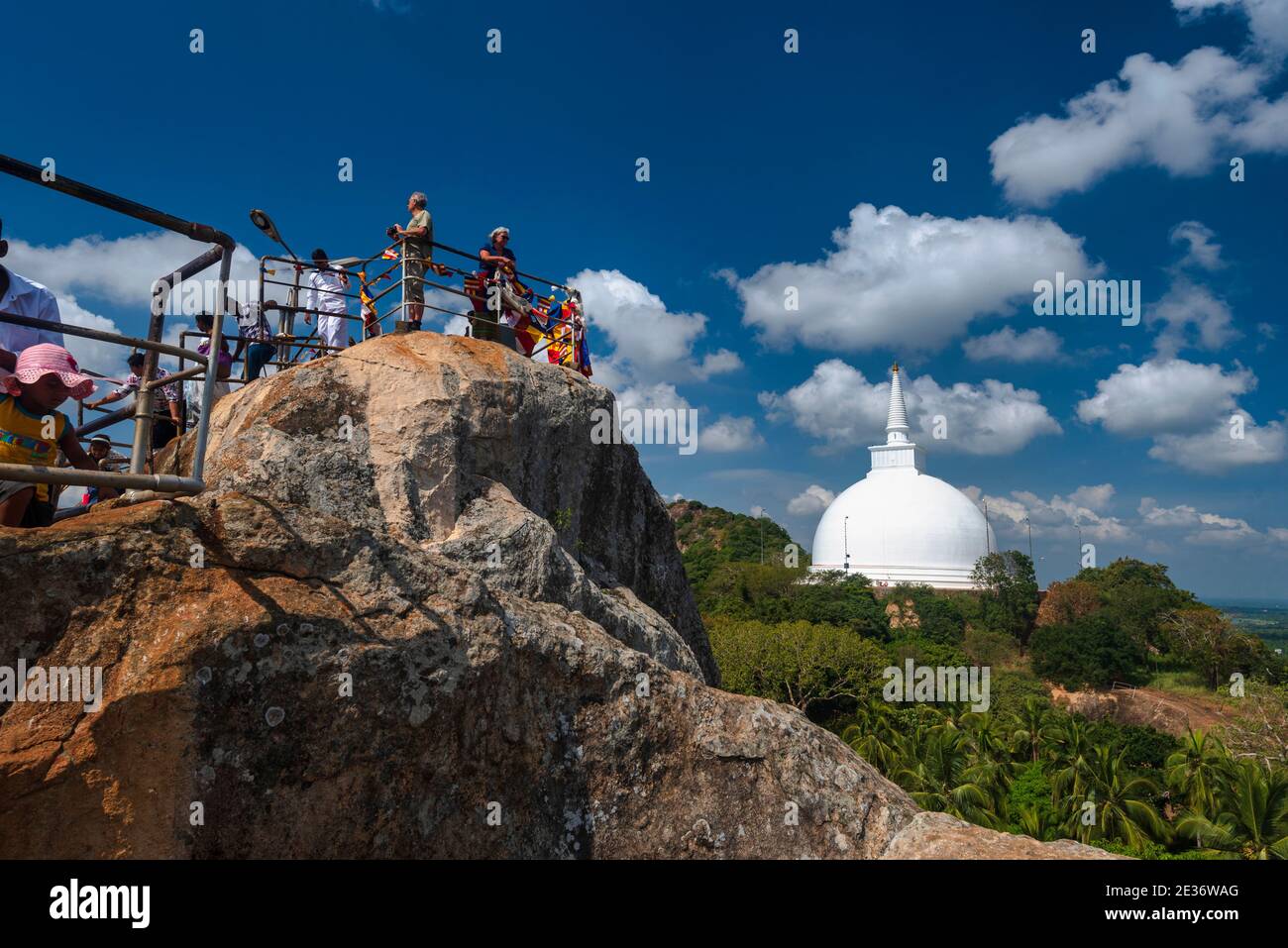 Maha Stupa, monastero buddista di Mihintale, Anuradhapura, Nord provincia centrale, Sri Lanka Foto Stock