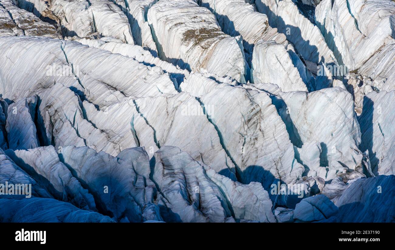 Ghiaccio glaciale, crepacci, ghiacciai del Mare inferiore glaciale, Oberland Bernese, Svizzera Foto Stock