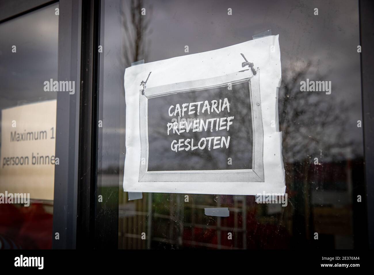 L'immagine mostra il centro di assistenza residenziale De Groene Verte a Houthulst, domenica 17 gennaio 2021. La casa è colpita da uno scoppio della brite Foto Stock