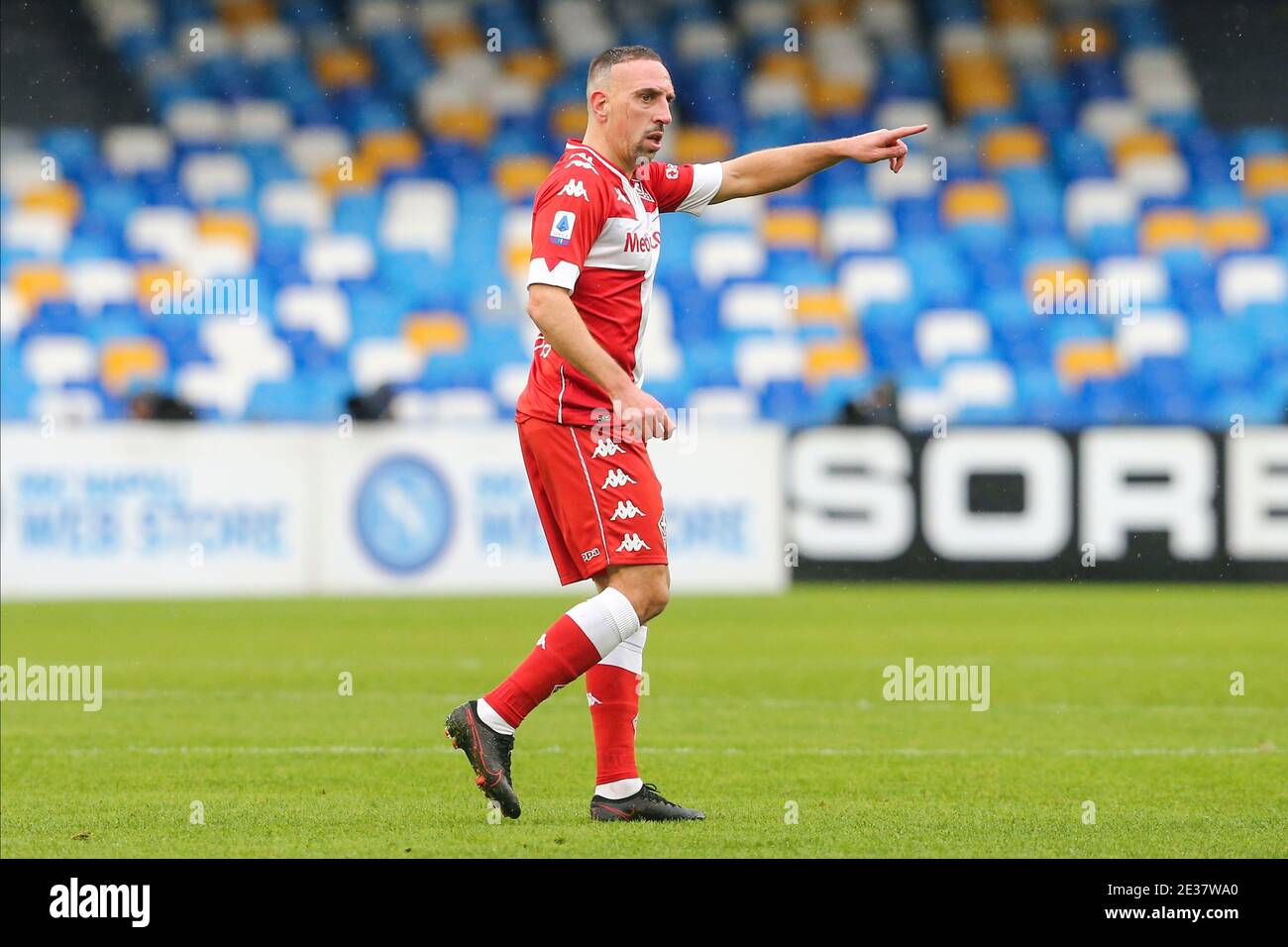 L'attaccante francese della Fiorentina Frank Ribery gesticulate durante la partita di calcio della serie A SSC Napoli contro ACF Fiorentina. Napoli ha vinto il 6-0 Foto Stock
