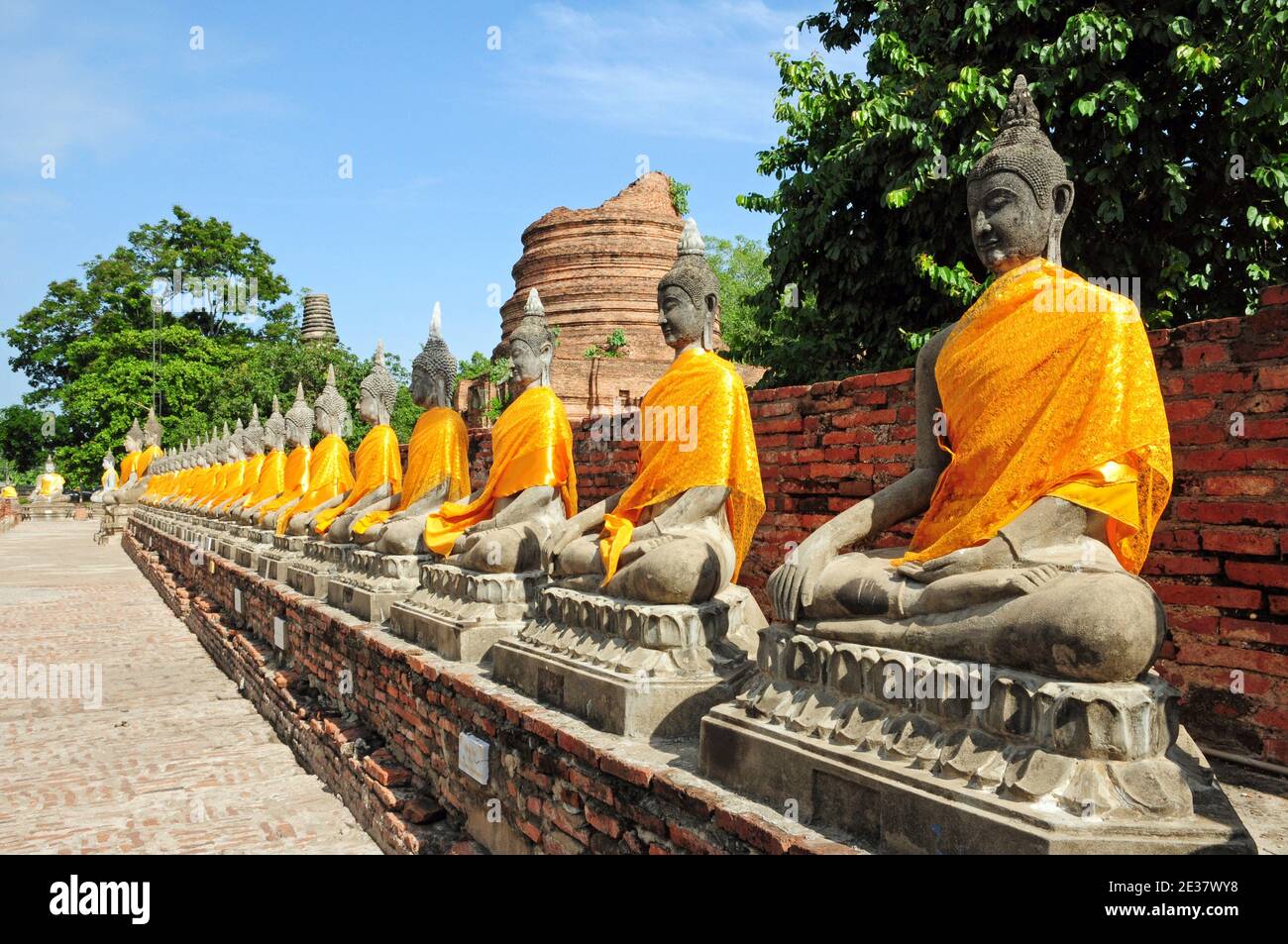 Statue buddiste nel parco storico di Ayutthaya. Foto Stock